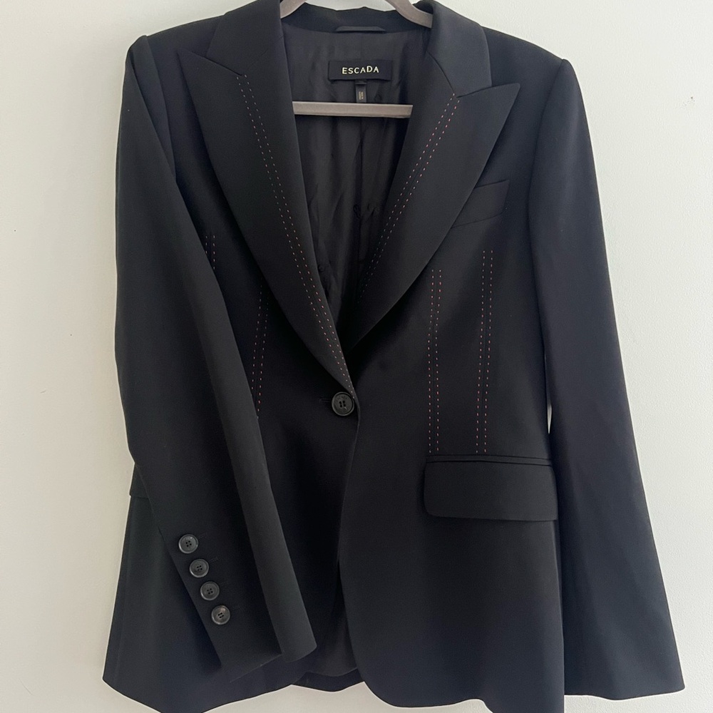Escada Women's Elegant Black Suit Jacket - 100% New Wool